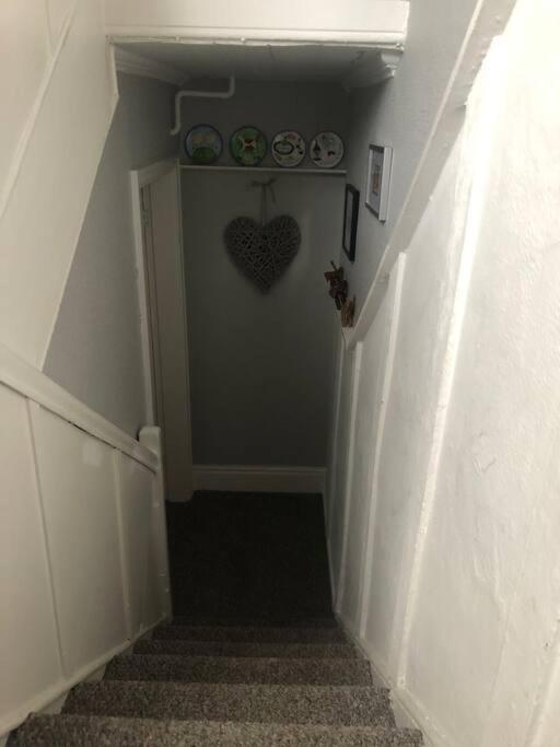 Rooms@ Remedy 2 Bedroom Southport Esterno foto